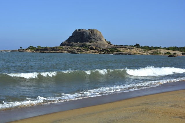 sri lanka beach